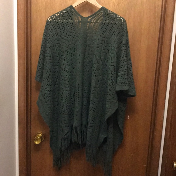 Sweater/Poncho - Picture 2 of 3